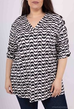 Immagine di CURVY GIRL TOP WITH CRISS CROSS AND OPEN WORK SLEEVES